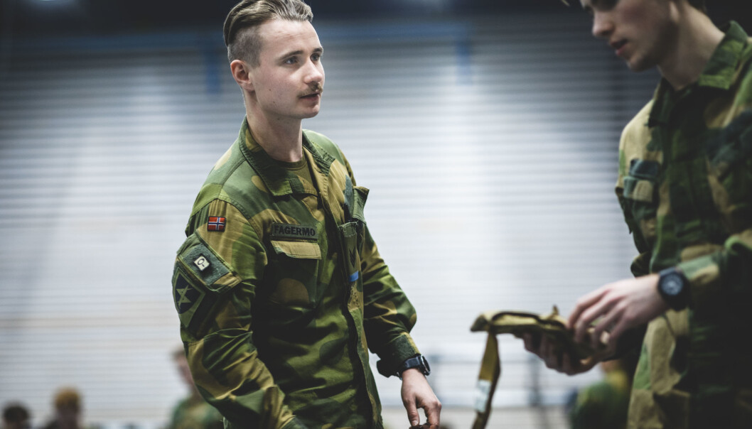 TILLITSKULTUR: Sersjant og lagfører Tord Fagermo (24) har befalsskole bak seg. Han mener man må bygge en kultur der ledere og vernepliktige soldater er ærlige med hverandre. TILLITSKULTUR: Sersjant og lagfører Tord Fagermo (24) har befalsskole bak seg. Han mener man må bygge en kultur der ledere og vernepliktige soldater er ærlige med hverandre.
