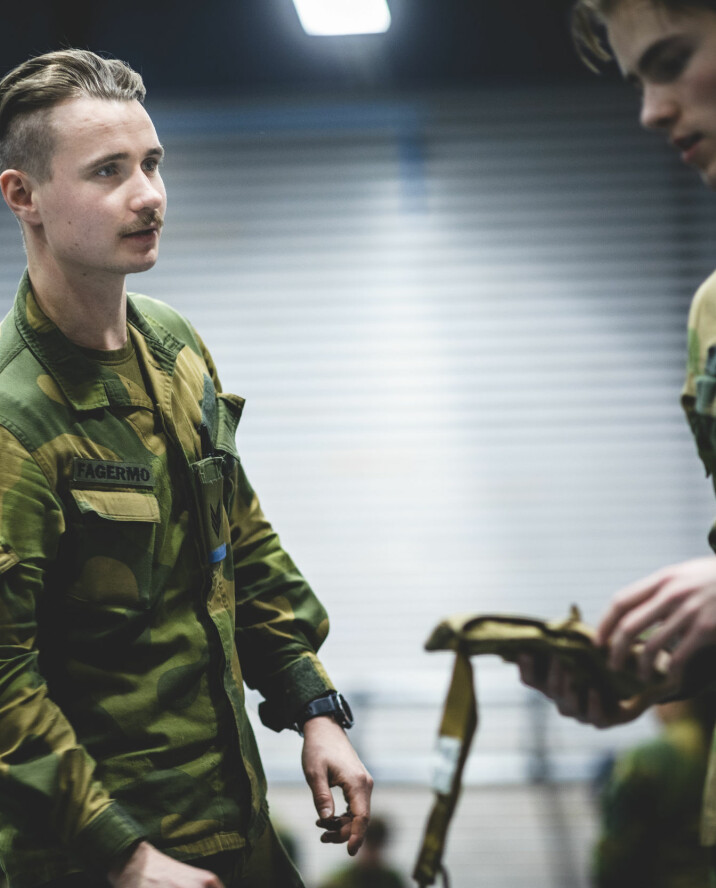 TILLITSKULTUR: Sersjant og lagfører Tord Fagermo (24) har befalsskole bak seg. Han mener man må bygge en kultur der ledere og vernepliktige soldater er ærlige med hverandre.