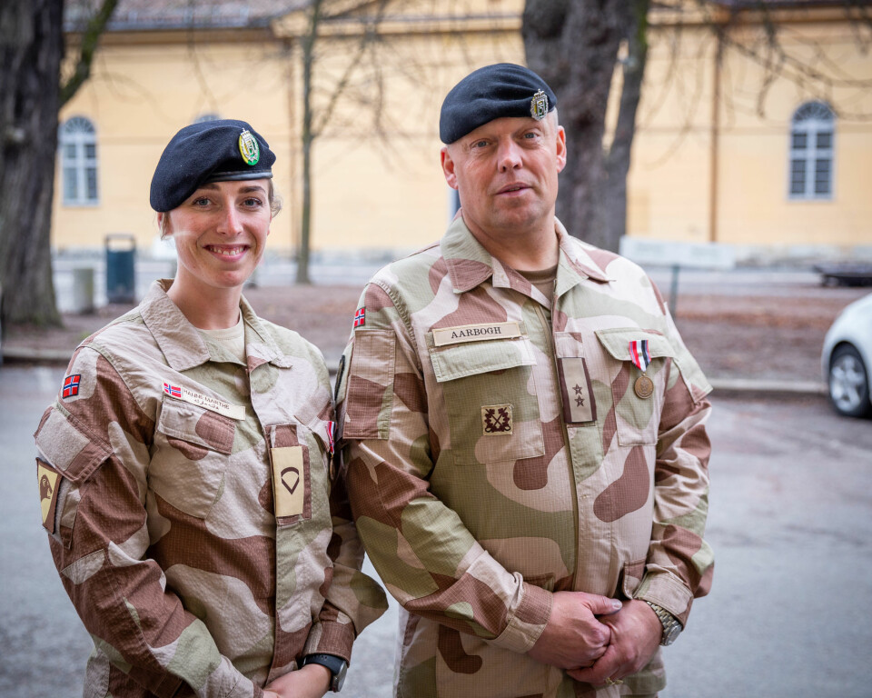 Hanne Marthe Konstad og Einar Aarbogh etter medaljeseremonien i anledning deres retur fra Irak. Foto: Jakob Østheim / Forsvaret