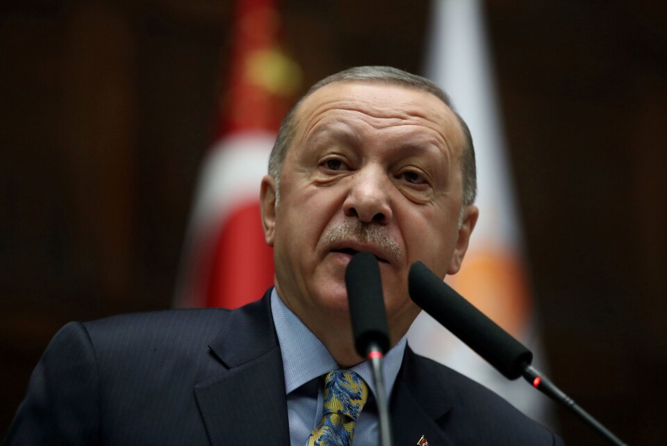 Tyrkia angriper Assads styrker i Syria
