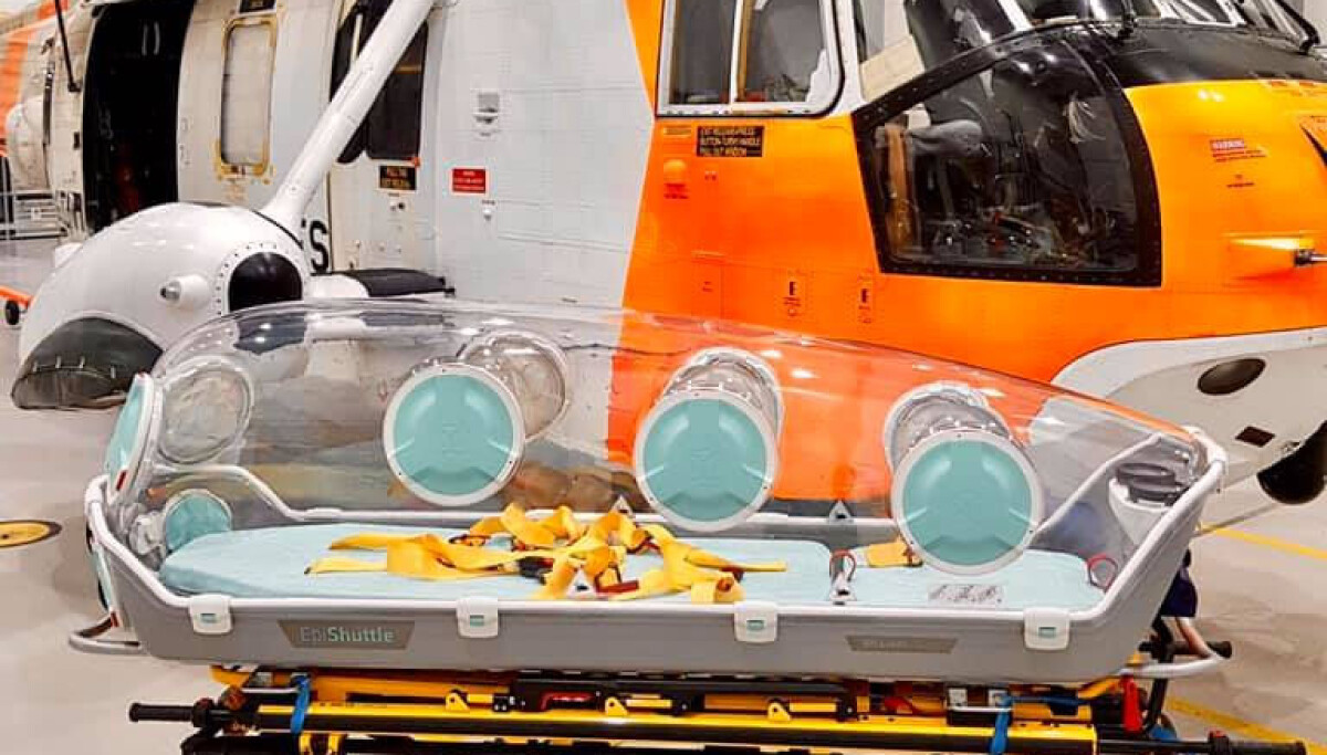 Skvadron Bad 330 skvadron med spesialkuvøse for å hindre smitte