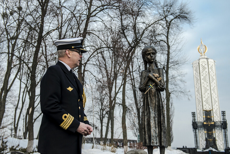 SULT: Kommandørkaptein Hans Petter Midttun bodde tidligere like ved statuen. Han forteller at den gjør sterkt inntrykk på ham hver gang.