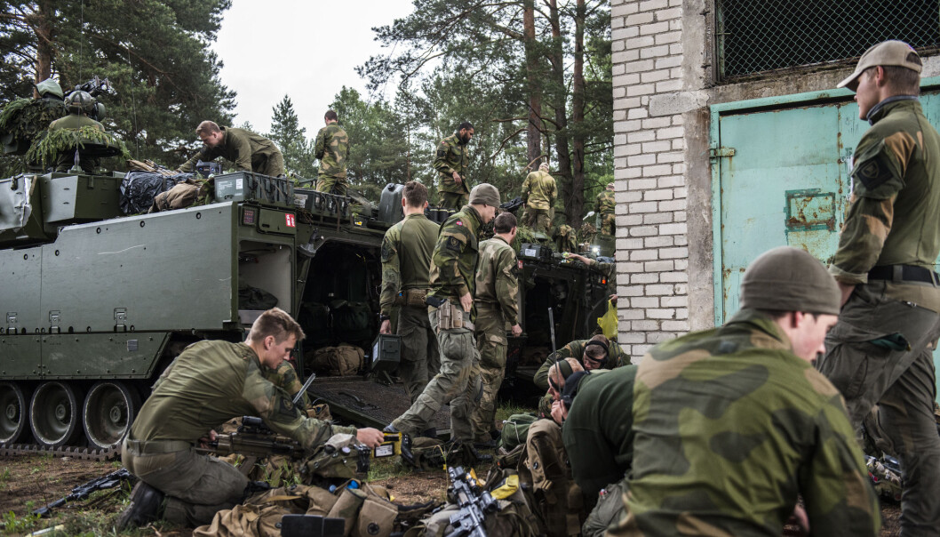 BRUDD: Vi bryter smittevernsregler når vi sender soldater til utlandet, skriver Edith Alnes. Heer ser vi soldater fra Telemark bataljon fra et tidligere Nato-oppdrag i Litauen. BRUDD: Vi bryter smittevernsregler når vi sender soldater til utlandet, skriver Edith Alnes. Heer ser vi soldater fra Telemark bataljon fra et tidligere Nato-oppdrag i Litauen.
