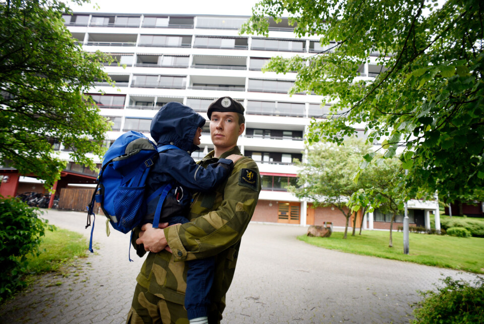 Arne Trøstaker leier bolig gjennom Forsvaret og tror en økning av husleien vil føre til lavere ståtid blant de ansatte.