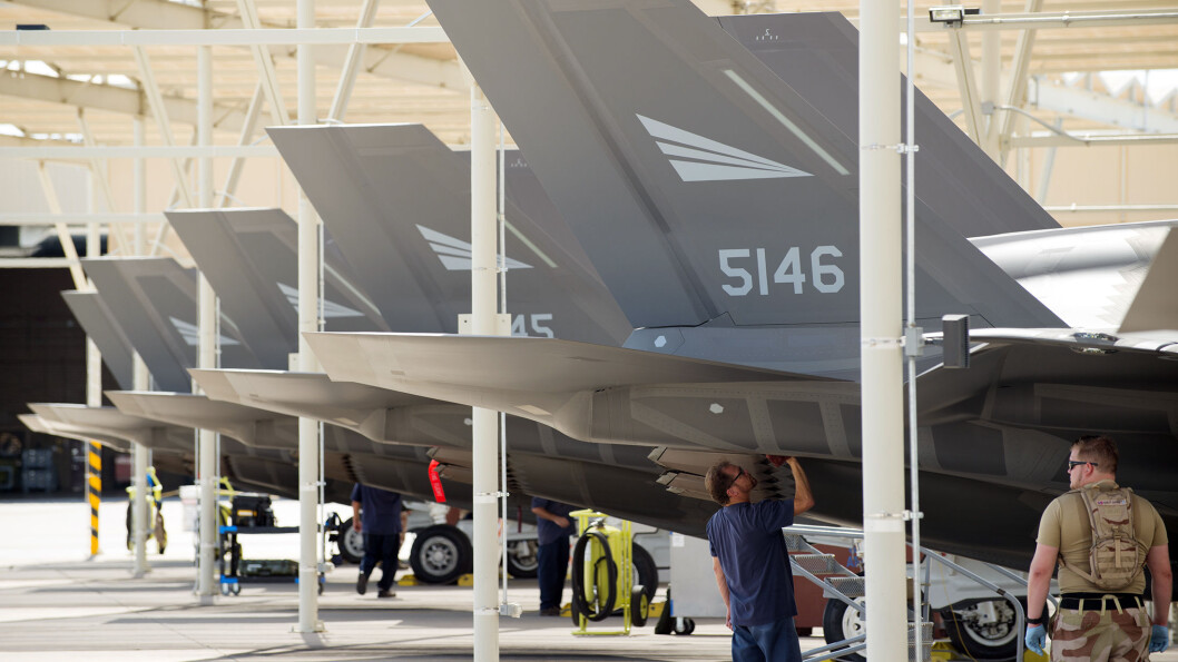 ERSTATNING: Innenfor en 30-årsperiode kan Norge måtte betale opptil tre milliarder kroner for fly som skal erstatte F-35 som har styrtet. Foto: CHRISTIAN NØRSTEBØ\n ERSTATNING: Innenfor en 30-årsperiode kan Norge måtte betale opptil tre milliarder kroner for fly som skal erstatte F-35 som har styrtet. Foto: CHRISTIAN NØRSTEBØ\n