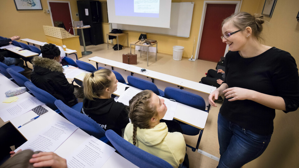 Besøk: Ann Kristin Kristensen ved Narvik Krigsmuseum besøkte Bardufoss videregående skole for å formidle lokal krigshistorie. Det er en del av museets utadrettede virksomhet.