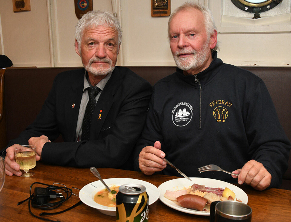 \nKJEMPESUKSESS: Veteranene Kjell Lamo og Paul Kvedalen fant seg godt til rette på Statsraad Lehmkull og syntes turen til Shetland var en kjempesuksess.\n