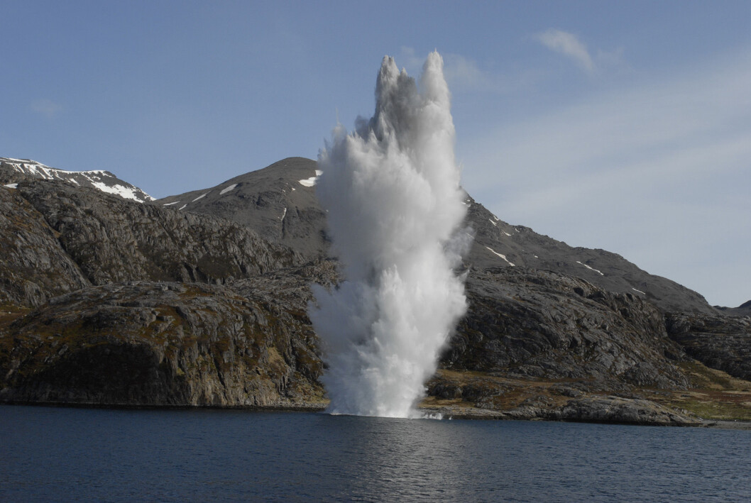 MINESMELL: Hvert år sprenger Sjøforsvaret en del gamle miner langs kysten. Foto: TORBJØRN LØVLAND\n MINESMELL: Hvert år sprenger Sjøforsvaret en del gamle miner langs kysten. Foto: TORBJØRN LØVLAND\n