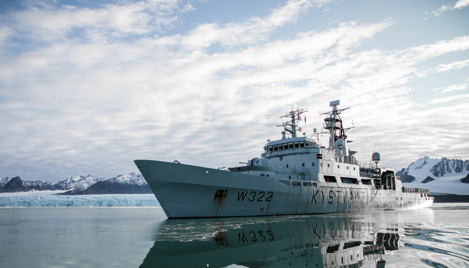 Vår regjering bør evne å utnytte de muligheter som nå byr seg for å utrette noe stort i internasjonal sammenheng i Arktis, skriver Oddmund Hammerstad. Her ser vi KV Andenes på Svalbard.