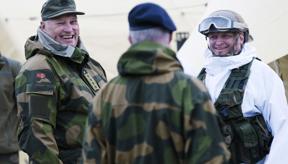 HM Kong Harald under besøket på vinterøvelsen Cold Response i Trøndelag i 2016.