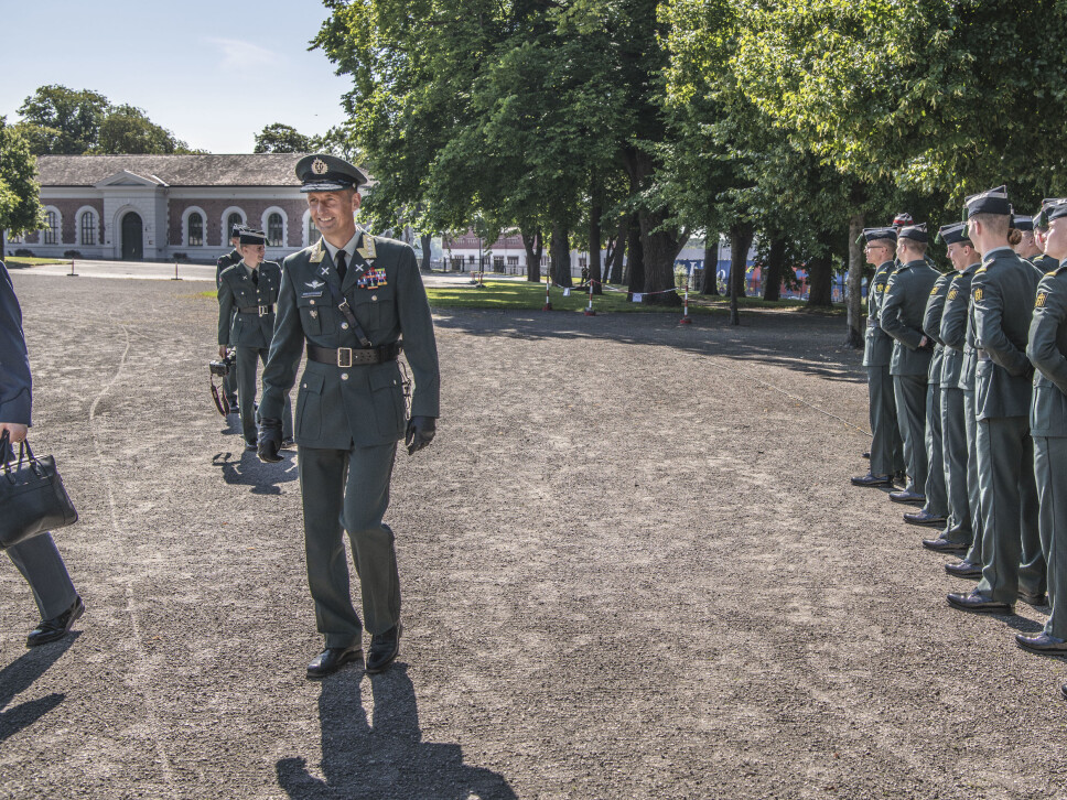 Påtroppende forsvarssjef Eirik Kristoffersen tok over kommandoen fra Haakon Bruun-Hanssen under en seremoni på Akershus Festning.
