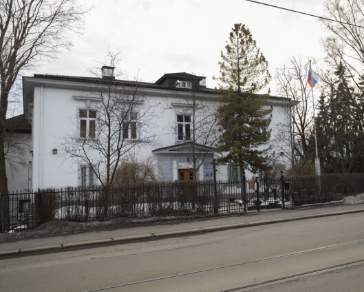 Russlands ambassade hevder diplomatens status er krenket