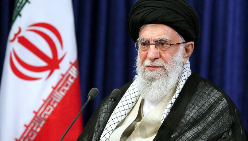 Irans øverste leder Ayatollah Ali Khamenei snakker til nasjonen under markeringen av Ayatollah Ruhollah Khomeinis død.