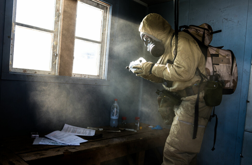 CBRN: Soldat fra Ingeniørbataljonens CBRN-kompani under øvelse Cold Response 2014.