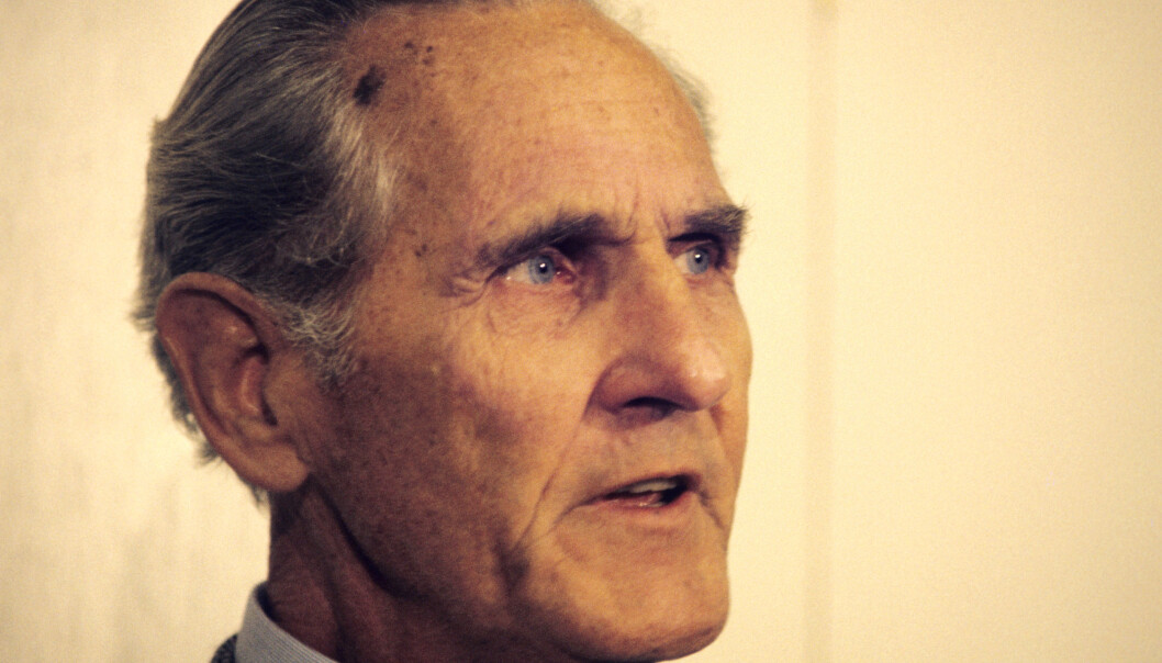 GIKK BORT: Daværende politiinspektør Ørnulf Tofte ved overvåkingssentralen i Oslo i 1987. GIKK BORT: Daværende politiinspektør Ørnulf Tofte ved overvåkingssentralen i Oslo i 1987.