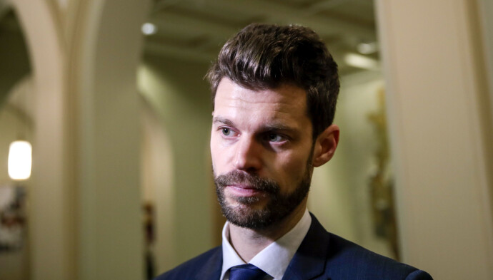 Bjørnar Moxnes er kritisk forslaget fra regjeringen. Bjørnar Moxnes er kritisk forslaget fra regjeringen.