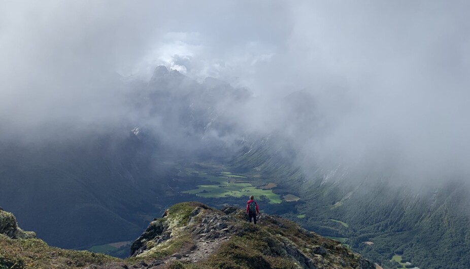 Det er er en flott tur over Romsdalseggen som venter veteranene.