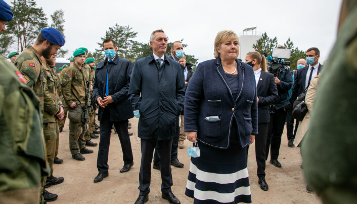 Statsminister Erna Solberg og forsvarsminister Frank Bakke Jensen besøker de Norske styrkene i Litauen.