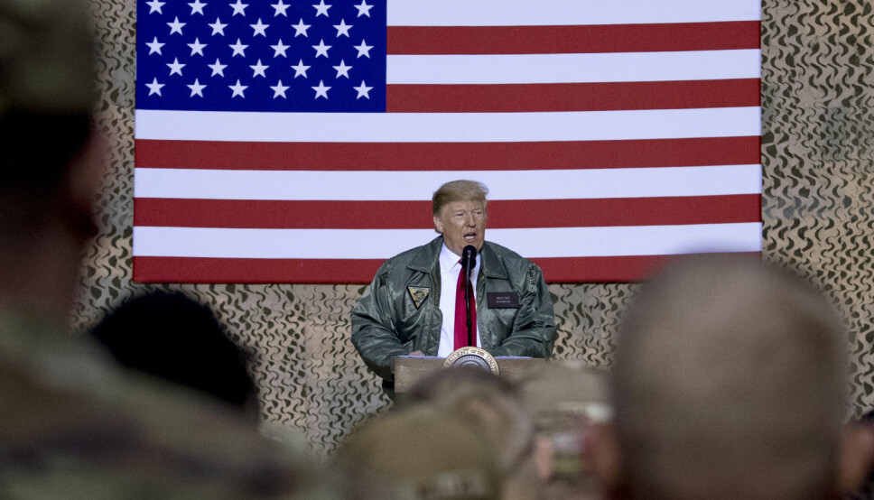 USAs president Donald Trump holder tale til amerikansk militært personell ved Ain al-Assad-basen i Irak i desember 2018.