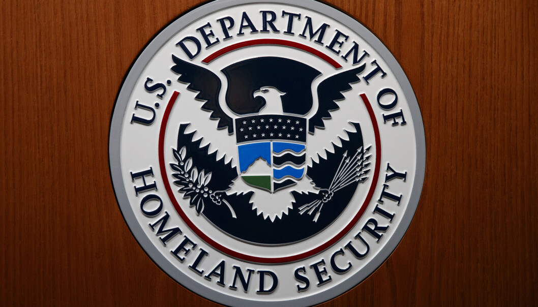 Department of Homeland Security (DHS) eller USAs departement for innenlandssikkerhet på norsk. Department of Homeland Security (DHS) eller USAs departement for innenlandssikkerhet på norsk.