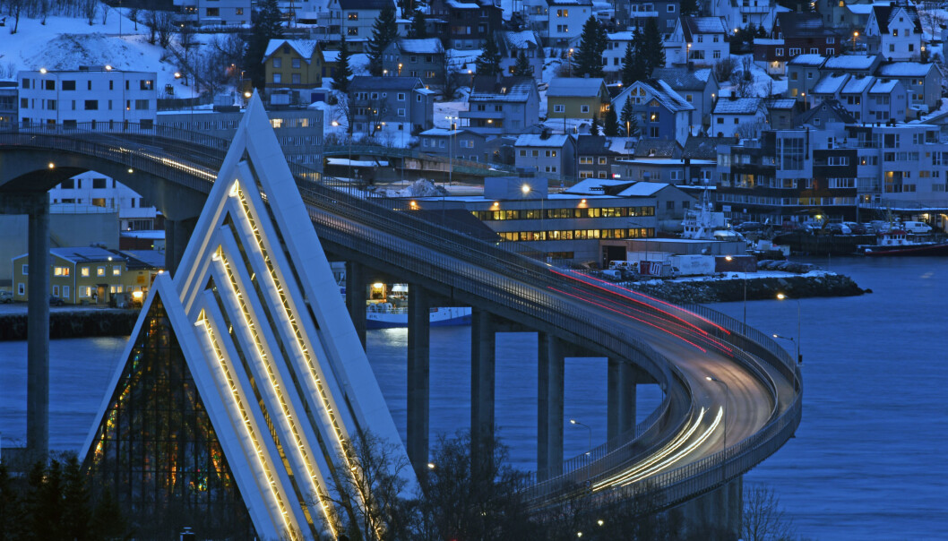 Tromsø kommune ønsker ikke at atomdrevne ubåter skal legge til ved kommunal kai. Bildet viser Ishavskatedralen i byen. Tromsø kommune ønsker ikke at atomdrevne ubåter skal legge til ved kommunal kai. Bildet viser Ishavskatedralen i byen.