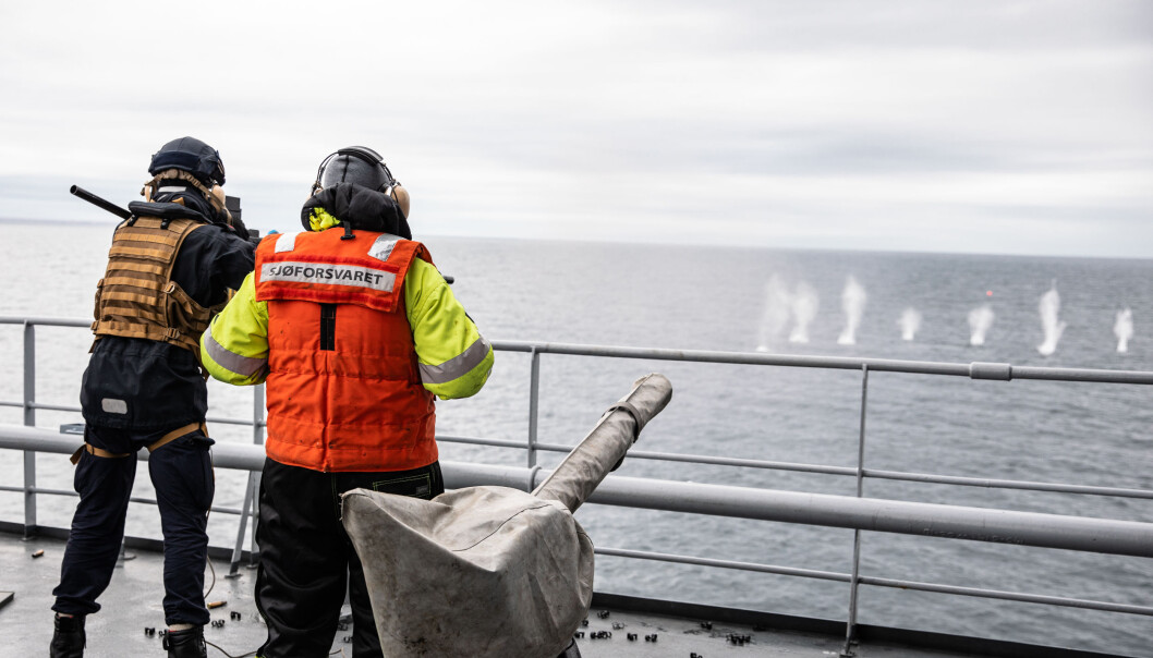 Sjøforsvarets personell i arbeid på KV Harstad. Sjøforsvarets personell yter på topp i en viss alder. Derfor mener forsvarsgrenen at det kan bli krevende om særaldersgrensen forsvinner. Sjøforsvarets personell i arbeid på KV Harstad. Sjøforsvarets personell yter på topp i en viss alder. Derfor mener forsvarsgrenen at det kan bli krevende om særaldersgrensen forsvinner.
