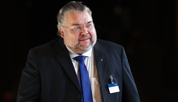 Morten Wold sier at FrP er i mot et forslag som åpner for portforbud. Morten Wold sier at FrP er i mot et forslag som åpner for portforbud.
