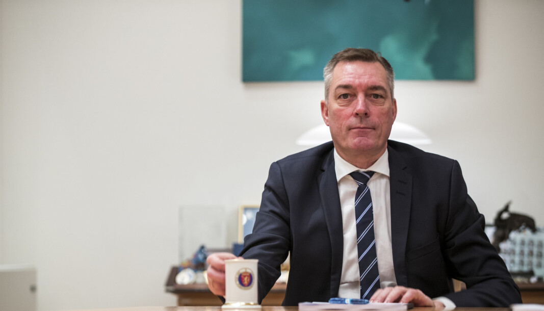 Forsvarsminister Frank Bakke-Jensen sier at de vil dekke sakskostnadene knyttet til gruppesøksmålet som ble reist mot staten. Forsvarsminister Frank Bakke-Jensen sier at de vil dekke sakskostnadene knyttet til gruppesøksmålet som ble reist mot staten.