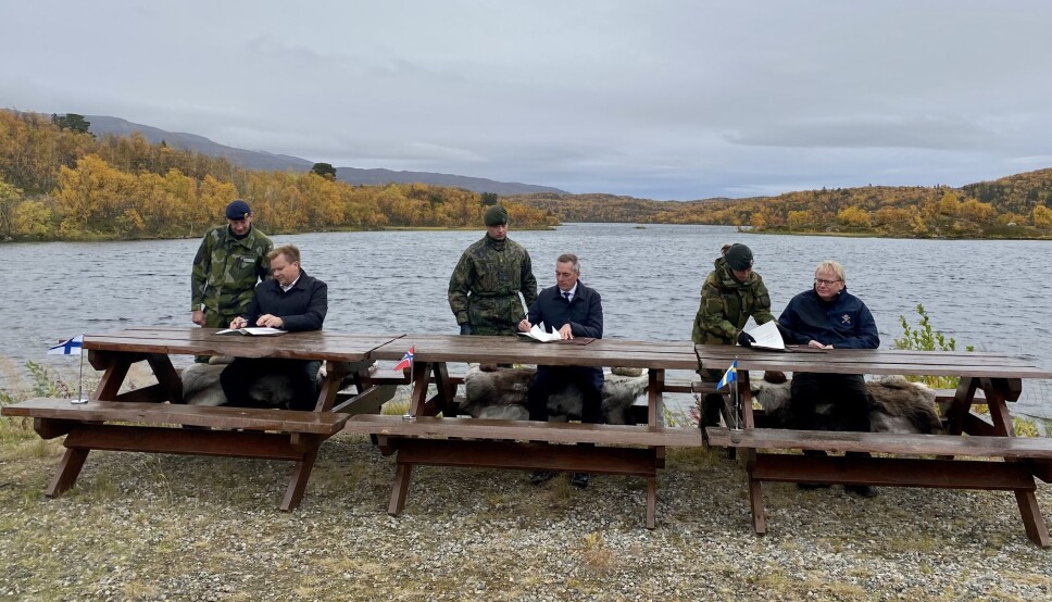 Den nye intensjonsavtalen slår fast vår felles ambisjon om å ha evne og beredskap til å gjennomføre koordinerte militære operasjoner i krise og konflikt, skriver forsvarsministerene i Norge, Finland og Sverige.