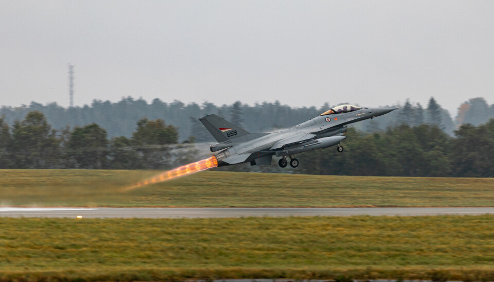Jagerflyet F-16 gjør en takeoff under øvelsen Falcon Response 2020 på Luftforsvarets base Rygge.