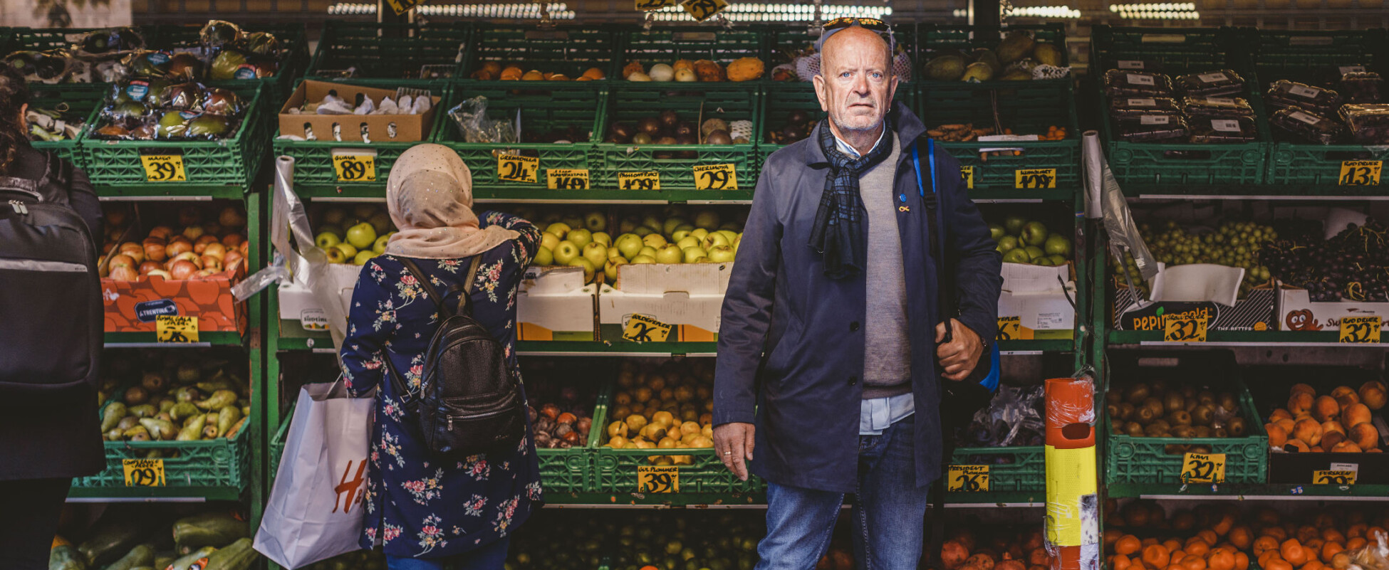Ole Vikre kjemper for å få erstatning for psykiske sider han mener å ha pådratt seg etter oppdrag i Libanon. Her er han på miljøtrening på Grønland i Oslo. Han er meget ukomfortabel i denne type omgivelser. Foto: Krister Sørbø, Forsvarets Forum Ole Vikre kjemper for å få erstatning for psykiske sider han mener å ha pådratt seg etter oppdrag i Libanon. Her er han på miljøtrening på Grønland i Oslo. Han er meget ukomfortabel i denne type omgivelser. Foto: Krister Sørbø, Forsvarets Forum