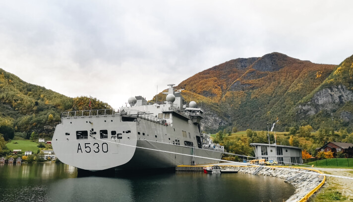 KNM Maud på besøk i Flåm. KNM Maud på besøk i Flåm.