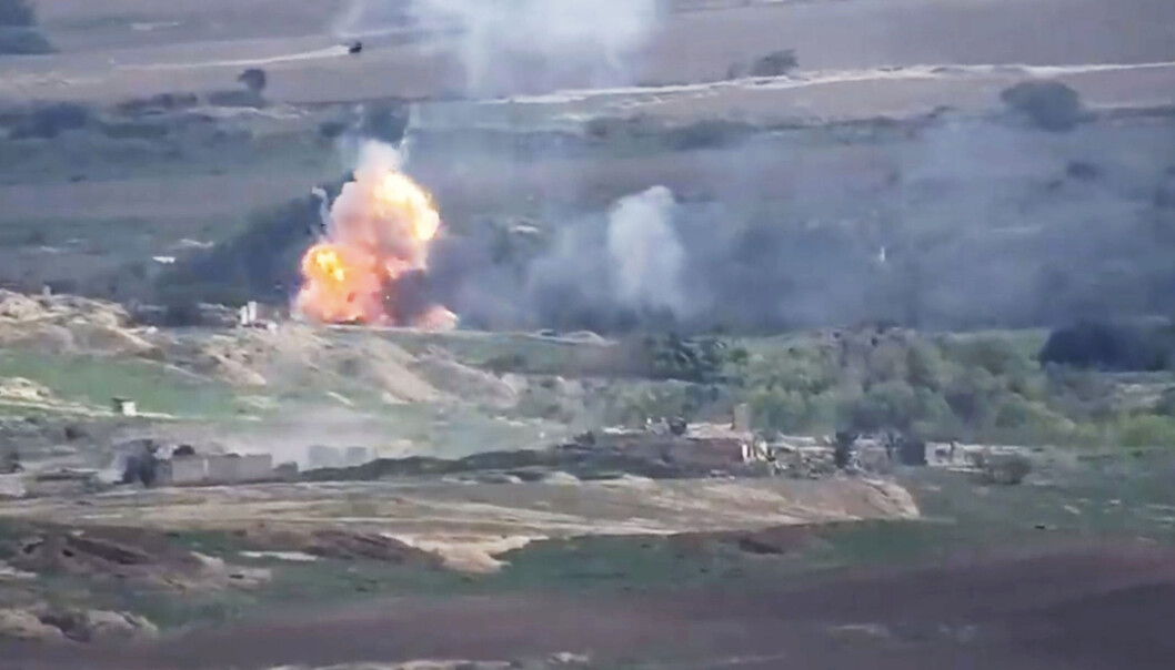 Kamper mellom armenske og aserbajdsjanske styrker fra en video offentliggjort av Armenias forsvarsdepartement tidligere denne uken. Kamper mellom armenske og aserbajdsjanske styrker fra en video offentliggjort av Armenias forsvarsdepartement tidligere denne uken.