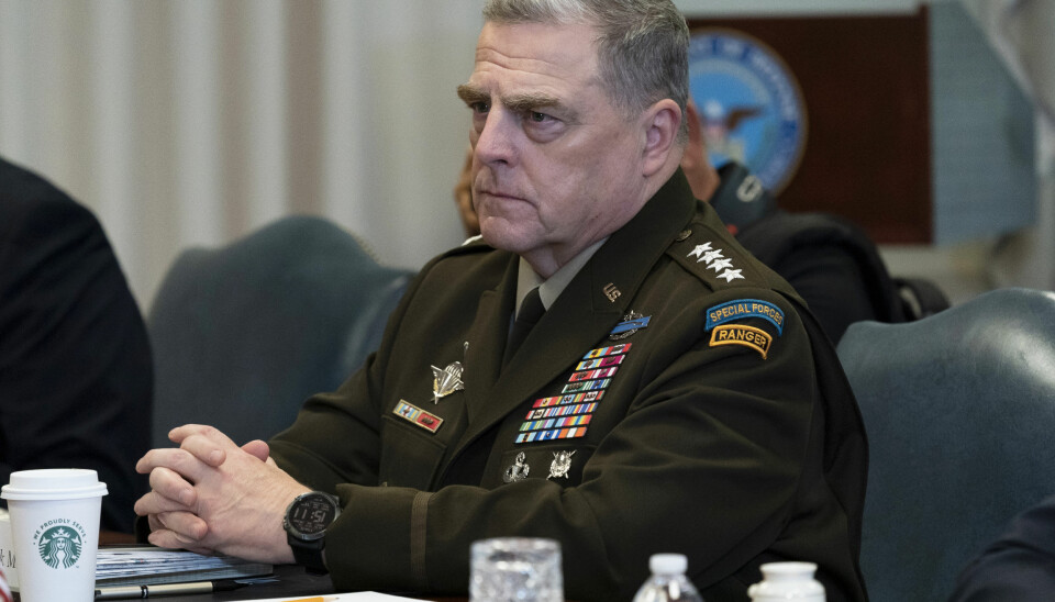 Den amerikanske forsvarssjefen Mark Milley, her i Pentagon i september. Milley er i karantene etter å ha hatt kontakt med kystvaktens nestkommanderende, som er bekreftet koronasmittet.