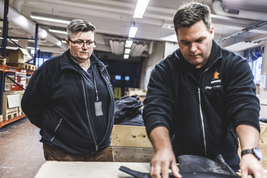 Seksjonssjef Hege Granberg og fagarbeider Vegard Hals Overen på verkstedet Nordkisa. Seksjonssjef Hege Granberg og fagarbeider Vegard Hals Overen på verkstedet Nordkisa.