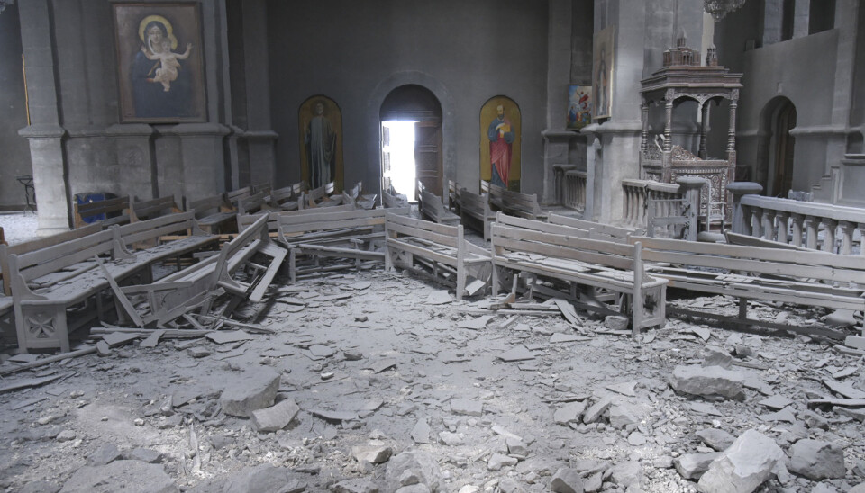 Den hellige frelsers katedral i byen Shusha i Nagorno-Karabakh ble rammet av bombeangrep torsdag.