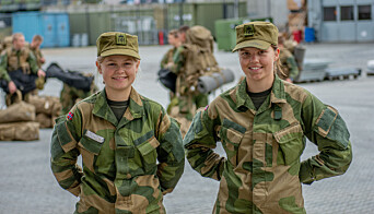 Vernepliktige på Rena fra HSRF. F.v. Ida Berntsen, Alva Bentdal. Vernepliktige på Rena fra HSRF. F.v. Ida Berntsen, Alva Bentdal.