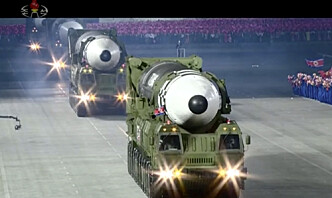 Nord-Korea viste fram kjempemissil