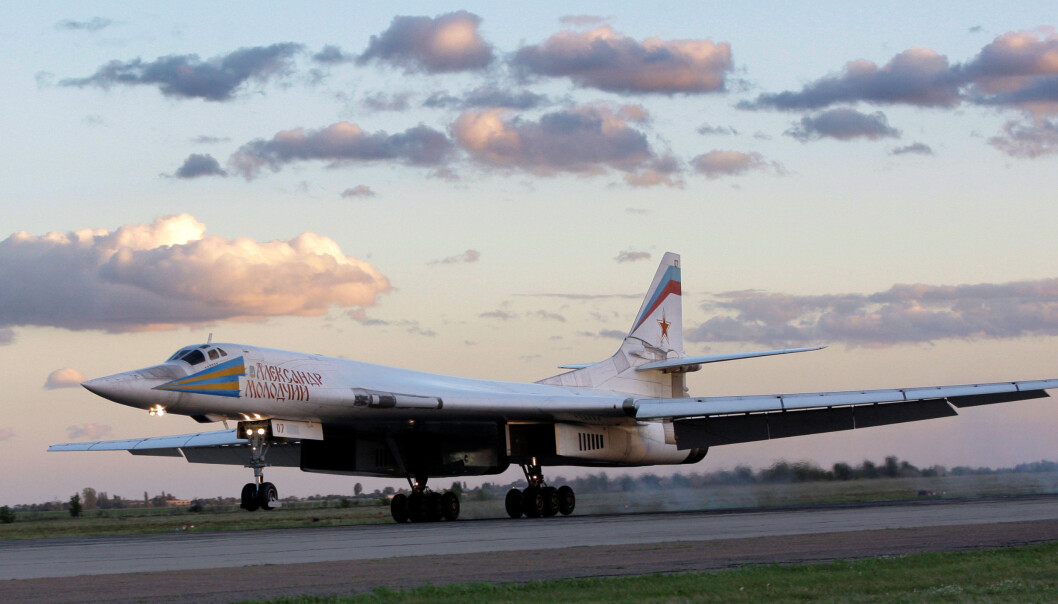 Et fly av typen Tu-160 avbildet i 2008. Bombeflyene omtales som hvite svane av russerne. Et fly av typen Tu-160 avbildet i 2008. Bombeflyene omtales som hvite svane av russerne.