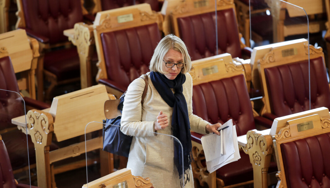 Senterpartiet og Sosialistisk Venstreparti viste kortene først. Så kom Arbeiderpartiet. Senterpartiet og Sosialistisk Venstreparti viste kortene først. Så kom Arbeiderpartiet.