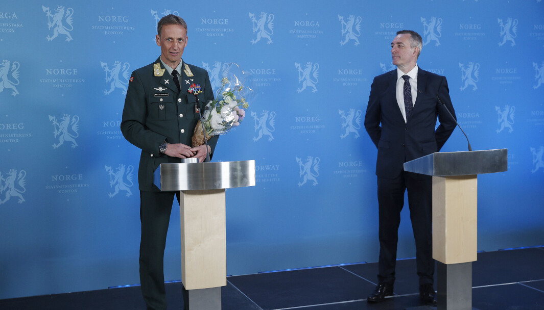 Forsvarssjef Eirik Kristoffersen og forsvarsminister Frank Bakke-Jensen da Kristoffersen ble utnevnt som forsvarssjef i mai. Nå skal Kristoffersen iverksette forsvarsdepartementets plan for de neste fire årene, såfremt den blir vedtatt i Stortinget. Forsvarssjef Eirik Kristoffersen og forsvarsminister Frank Bakke-Jensen da Kristoffersen ble utnevnt som forsvarssjef i mai. Nå skal Kristoffersen iverksette forsvarsdepartementets plan for de neste fire årene, såfremt den blir vedtatt i Stortinget.
