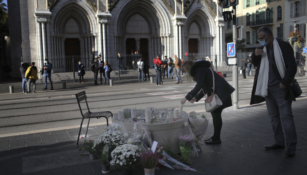 Torsdag ble tre mennesker drept i og ved en kirke i Nice i Frankrike i et knivangrep som knyttes til islamistisk terror. Fredag skjerper PST trusselnivået fra ekstrem islamisme i Norge. Torsdag ble tre mennesker drept i og ved en kirke i Nice i Frankrike i et knivangrep som knyttes til islamistisk terror. Fredag skjerper PST trusselnivået fra ekstrem islamisme i Norge.