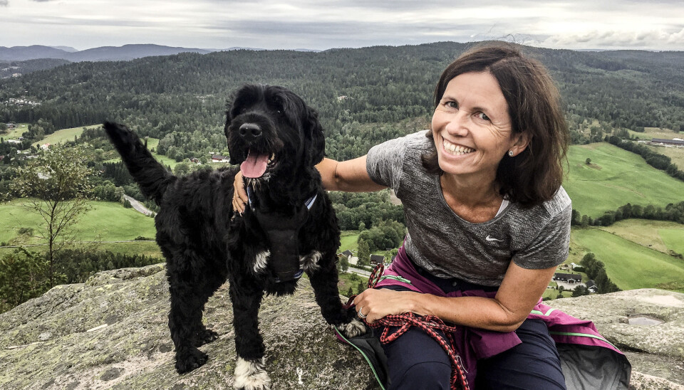 På tur i Asker med hunden Solo.