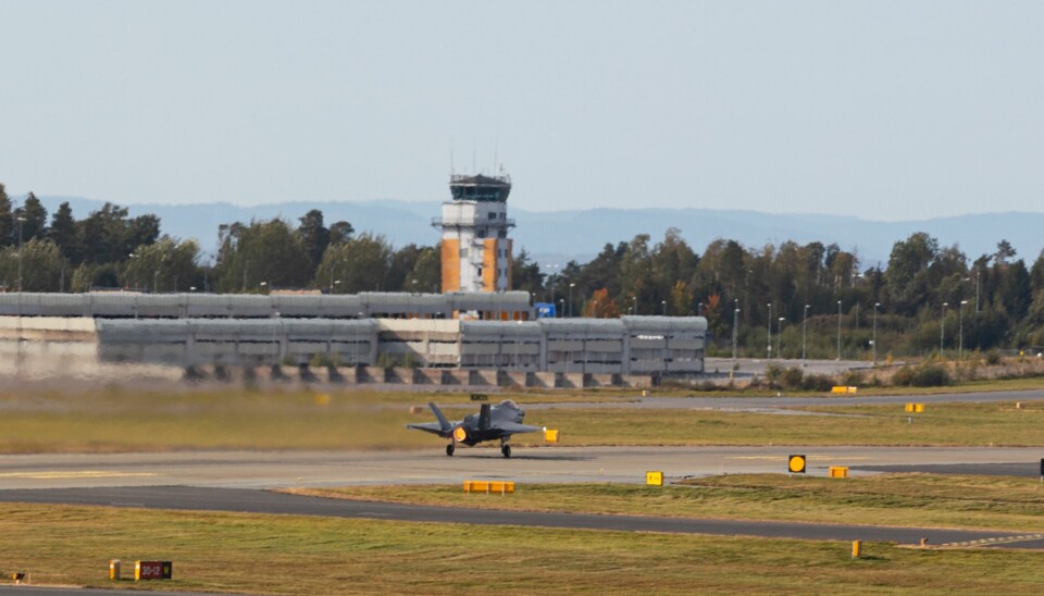 To har testet positivt på koronasmitte i Luftforsvaret hvor én er på Rygge, opplyser Luftforsvaret. Her ser F-35A lightning II tar av fra Rygge under øvelse Falcon Response 2020.