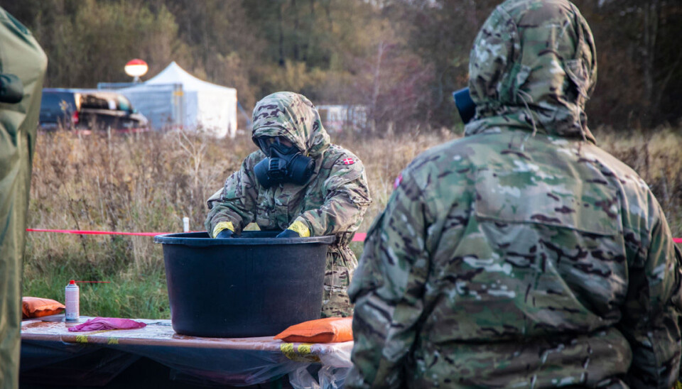 BISTAND: Soldater fra Ingeniørregimentet i Skive er satt inn for å støtte sivilsamfunnet med å rense og rengjøre folkene som avliver mink.
