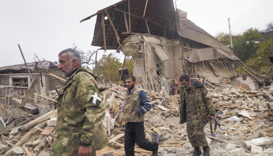 Etnisk armenske soldater i byen Stepankert Nagorno-Karabakh. Etter seks ukers kamper er det nå undertegnet en våpenhvile mellom Armenia og Aserbajdsjan.