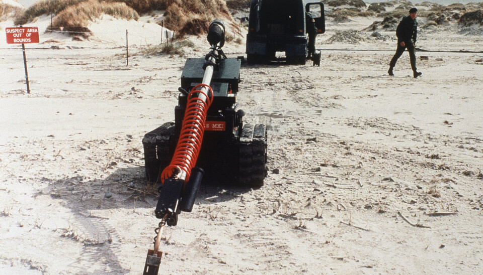 En minerobot rydder miner på Falklandsøyene i 1985.