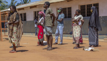 Cabo Delgado har også vært hardt rammet av naturkatastrofer i 2020. Her venter folk på matforsyninger tidligere i høst. Cabo Delgado har også vært hardt rammet av naturkatastrofer i 2020. Her venter folk på matforsyninger tidligere i høst.