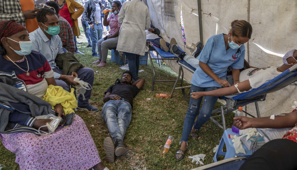 GIR BLOD: Innbyggere i hovedstaden Addis Abeba gir blod for å støtte landets militære styrker som er satt inn i en offensiv mot de regionale myndighetene Tigray-regionen, Tigray People's Liberation Front.