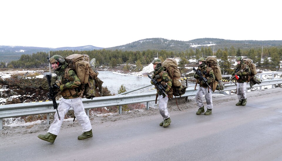 Vi opplever at verneplikten her behandles med manglende respekt, skriver landstillitsvalgt Anniken Strønen Riise. Her ser vi soldater fra Hans Majestet Kongens Garde under øvelse Trident Juncture 2018.